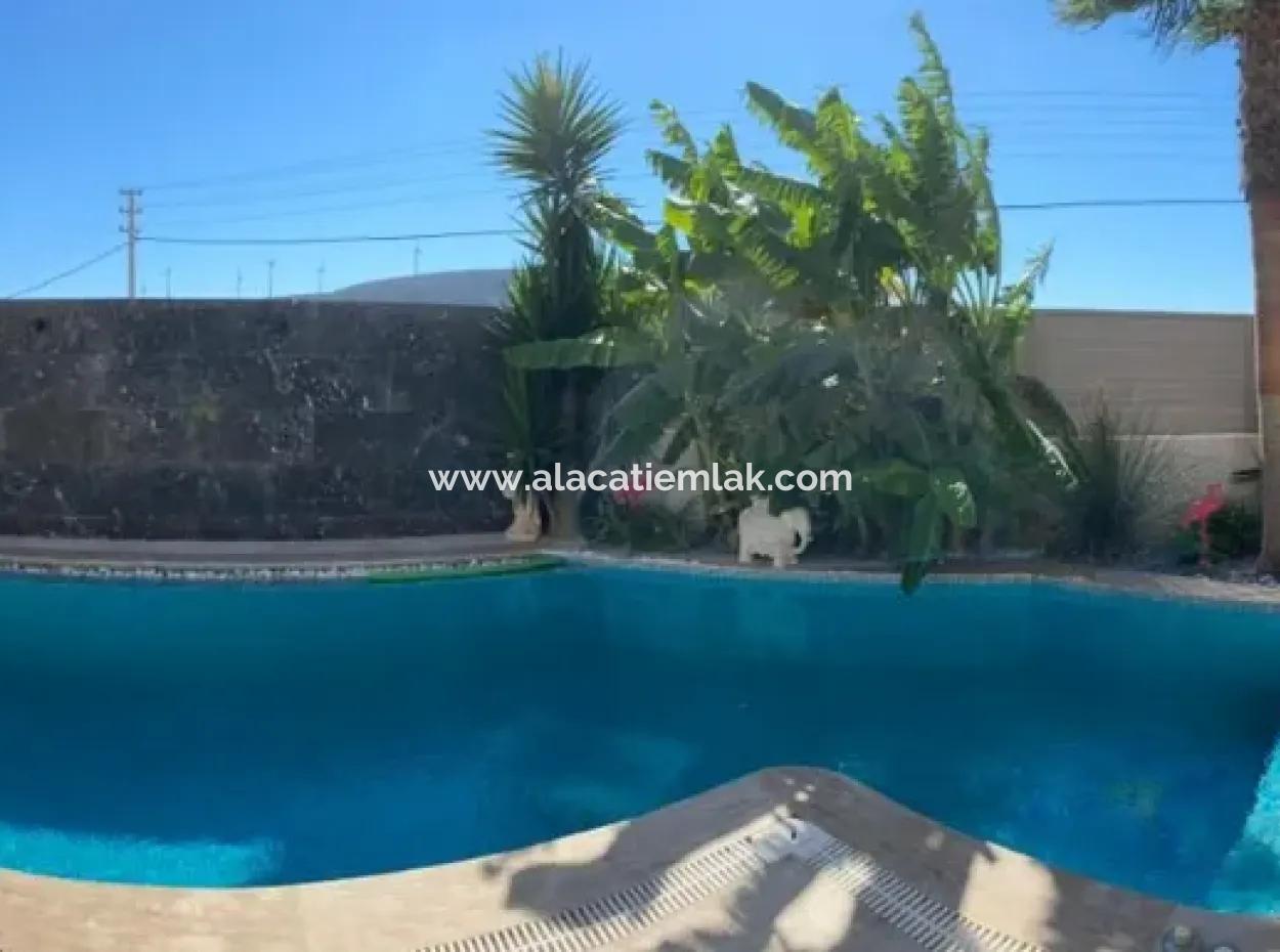Alaçatı'da Lüks Villa