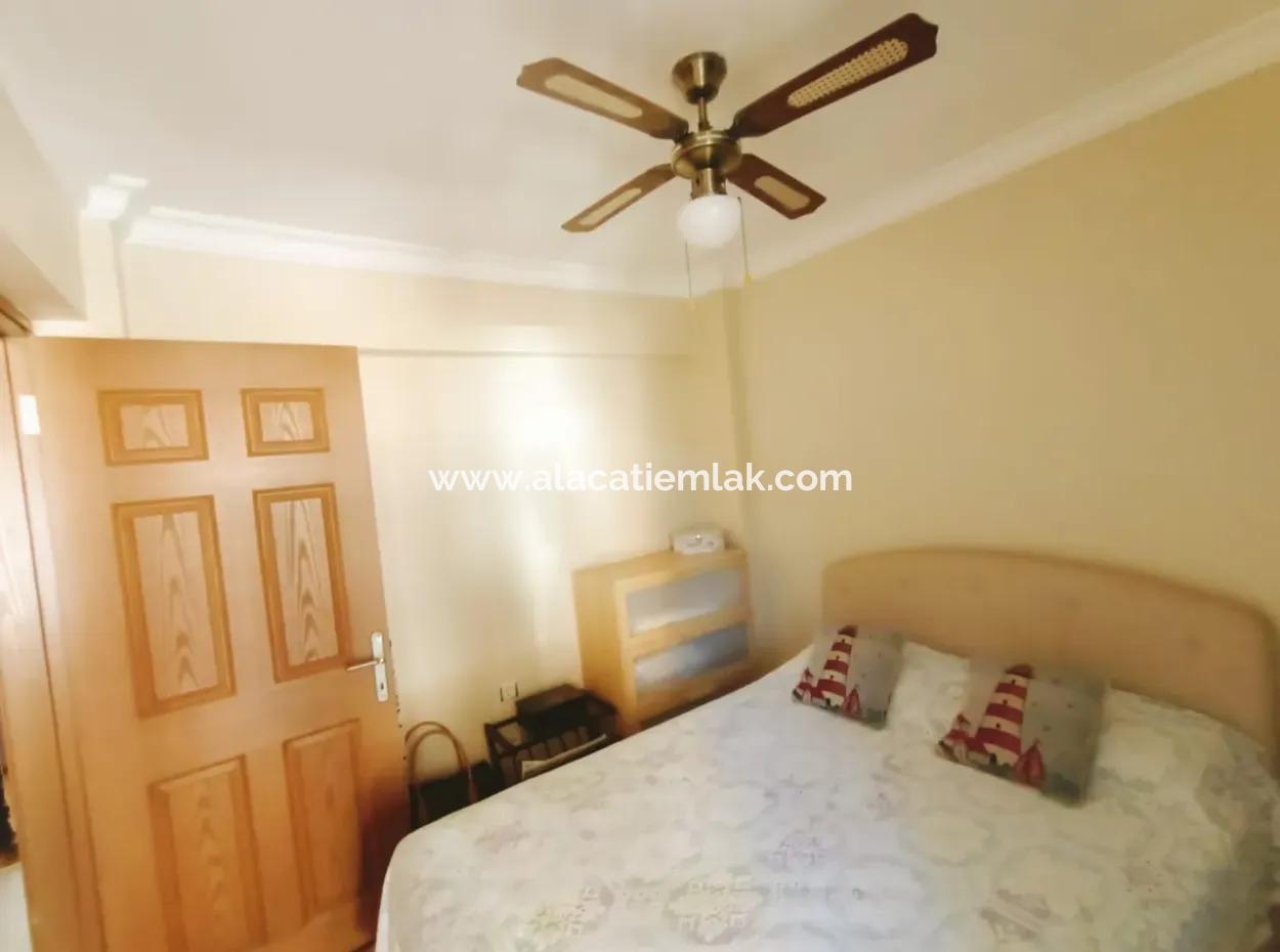 Çeşme'de Deniz Görür Satılık 3+1 Tam Müstakil Villa