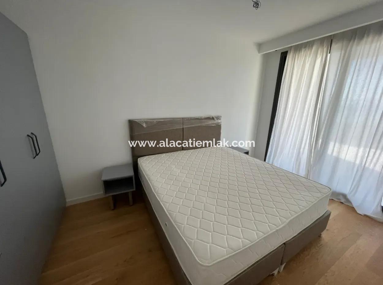 Çeşme Ayasaranda Mevkiinde Deniz Manz. Bahçeli Satılık 1+1 Daire