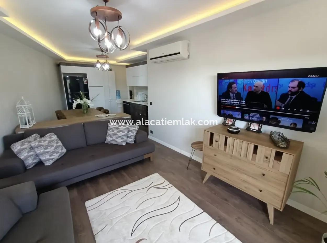 Çeşme Merkezde Sezonluk Kiralık Full Eşyalı Ferah 2+1 Daire