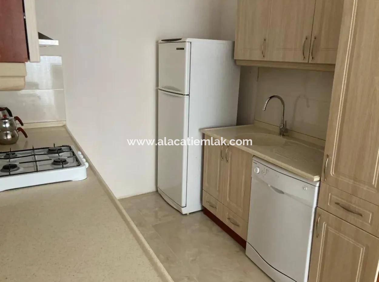 Çeşme Merkezde Sezonluk Kiralık 1+1 Eşyalı Daire