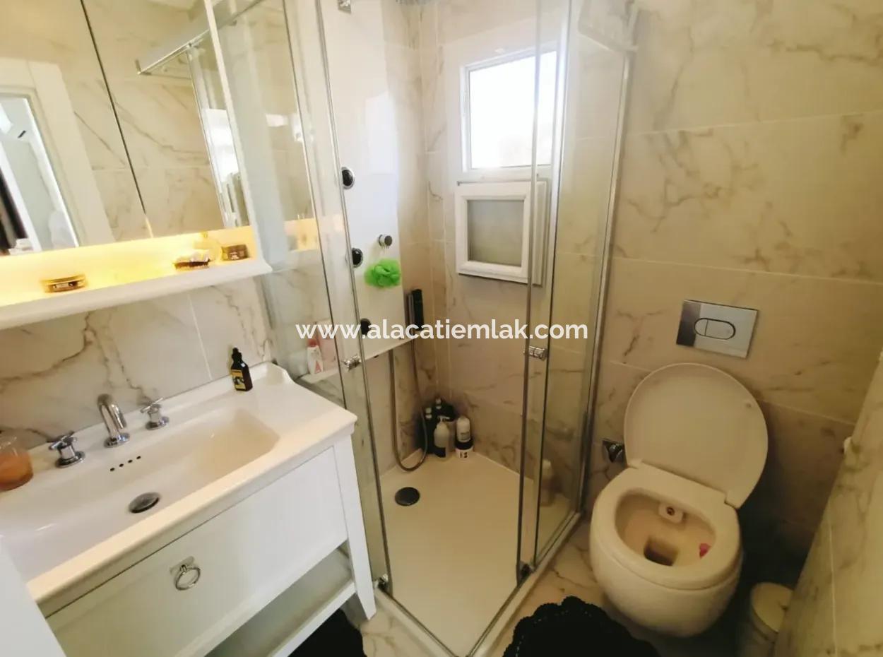 Çeşme Alaçatı'da Satılık Müstakil Havuzlu Villa