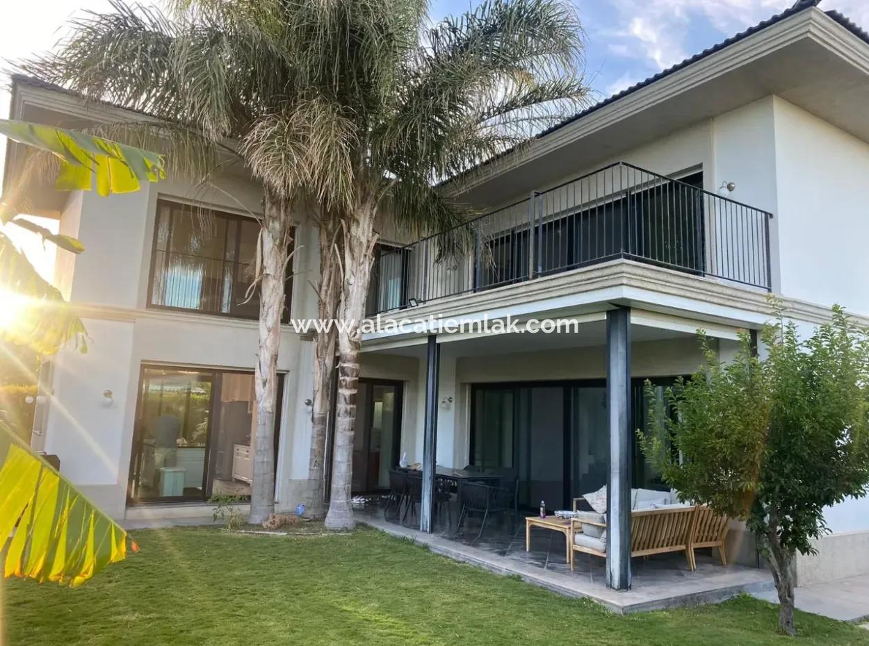 Çeşme Mamurbaba'da Aylık Kiralık Müstakil Malikane