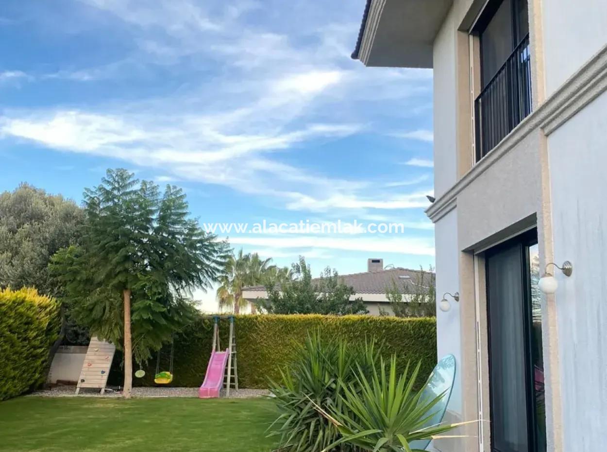 Çeşme Mamurbaba'da Aylık Kiralık Müstakil Malikane