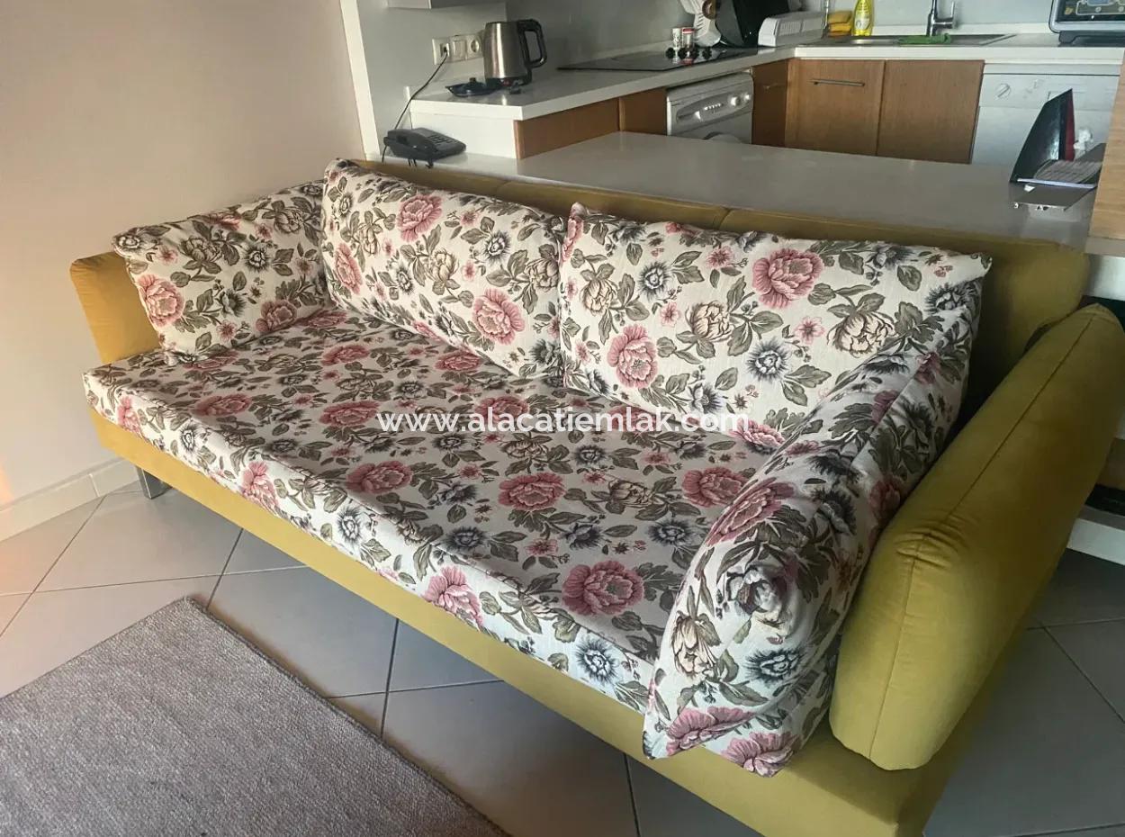 Çeşme Merkezde Yıllık Kiralık Full Eşyalı 1+1 Residence Daire