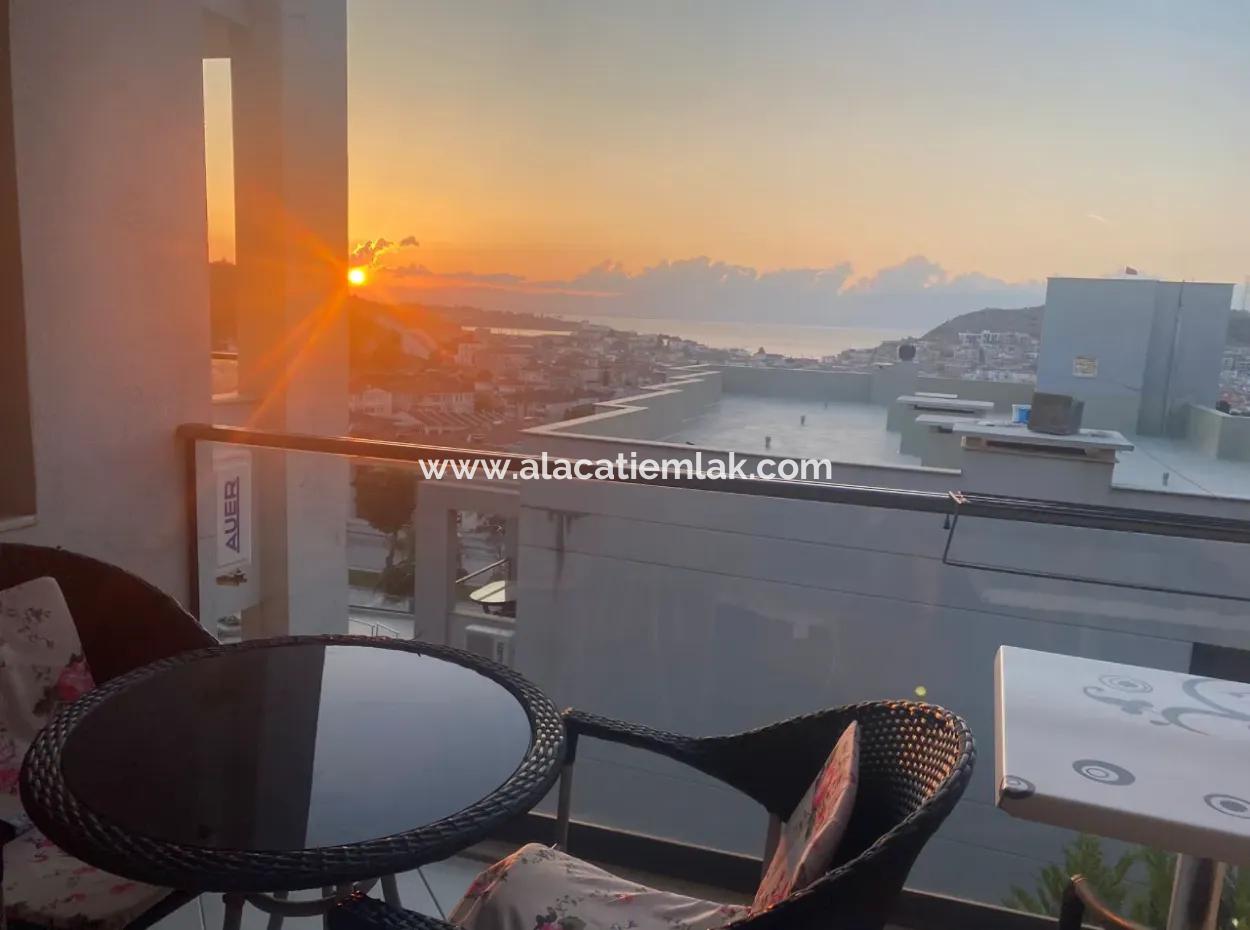 Çeşme Merkezde Yıllık Kiralık Full Eşyalı 1+1 Residence Daire