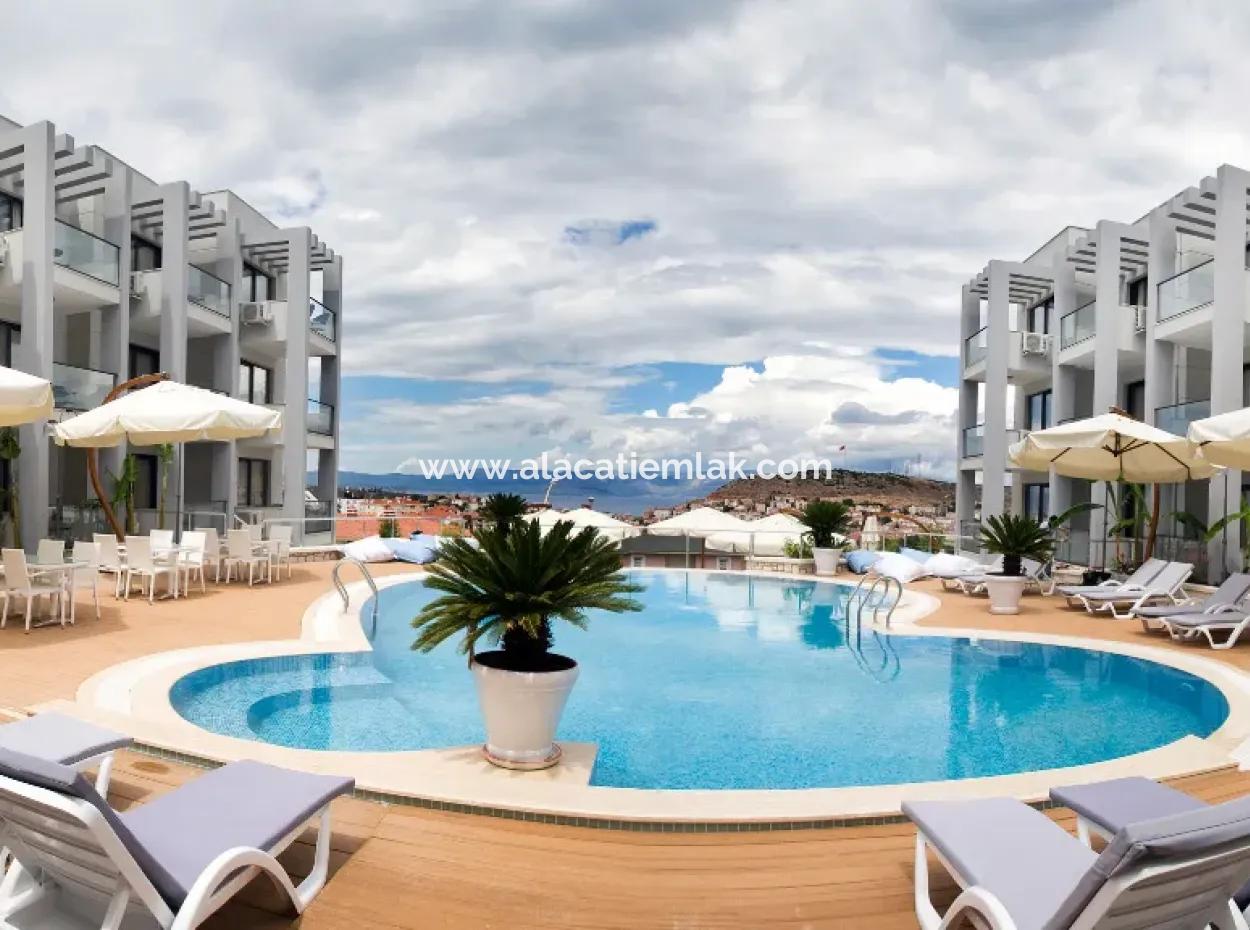 Çeşme Merkez'de Aylık Kiralık Havuzlu Residence Daire