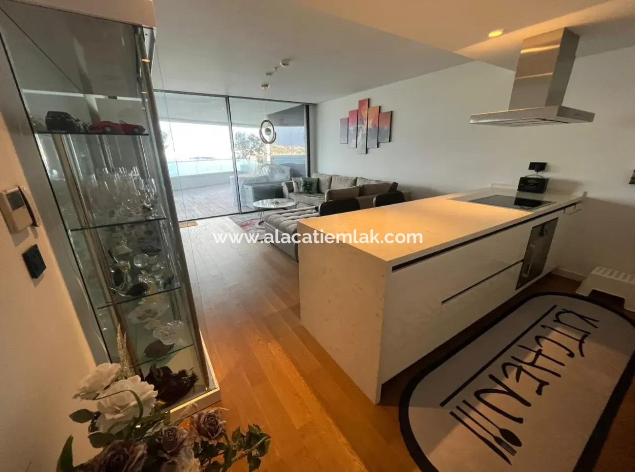 Çeşme Folkart Hill's Te Denize Sıfır 1+1 Aylık Kiralık Residence