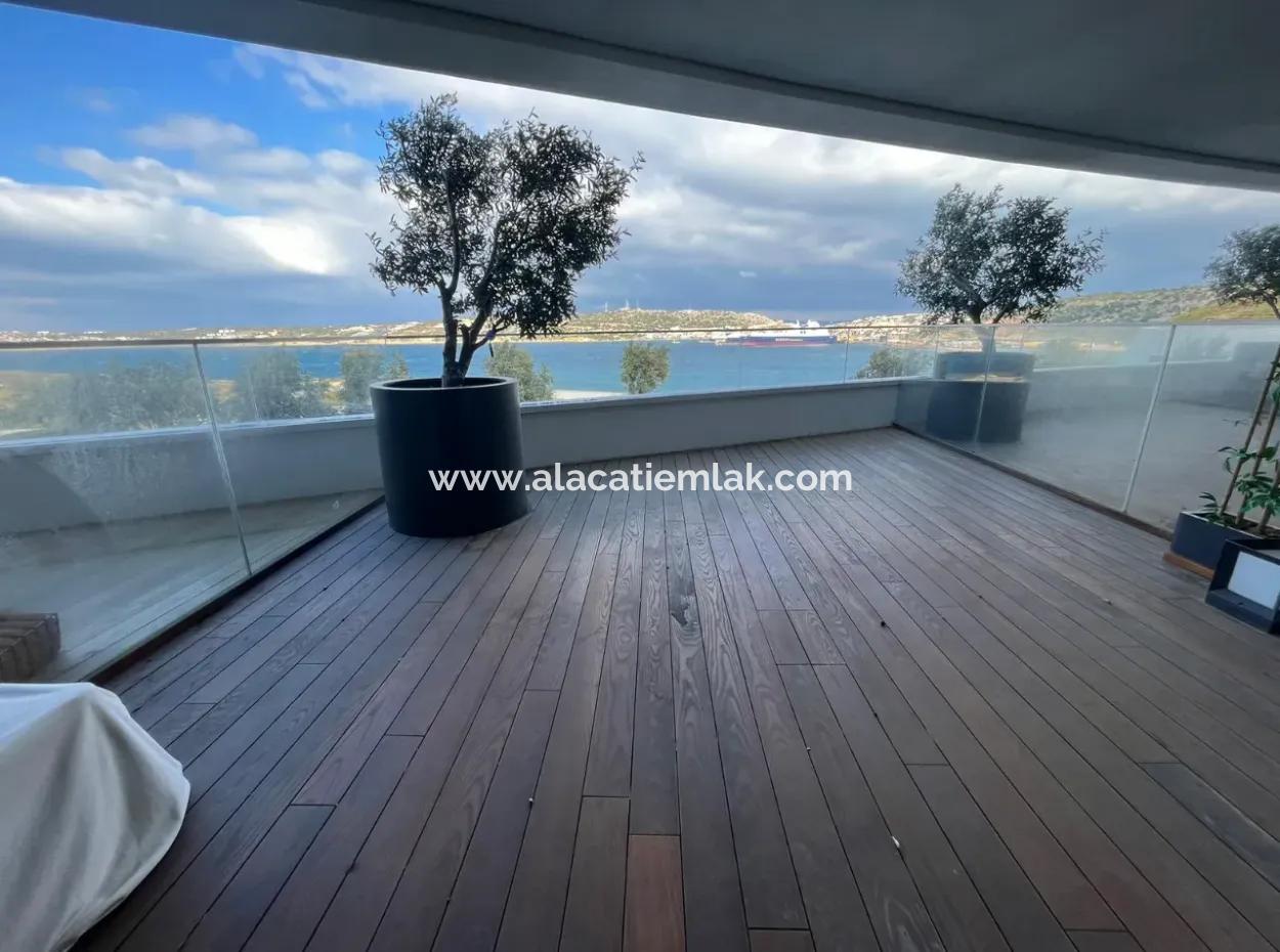 Çeşme Folkart Hill's Te Denize Sıfır 1+1 Aylık Kiralık Residence