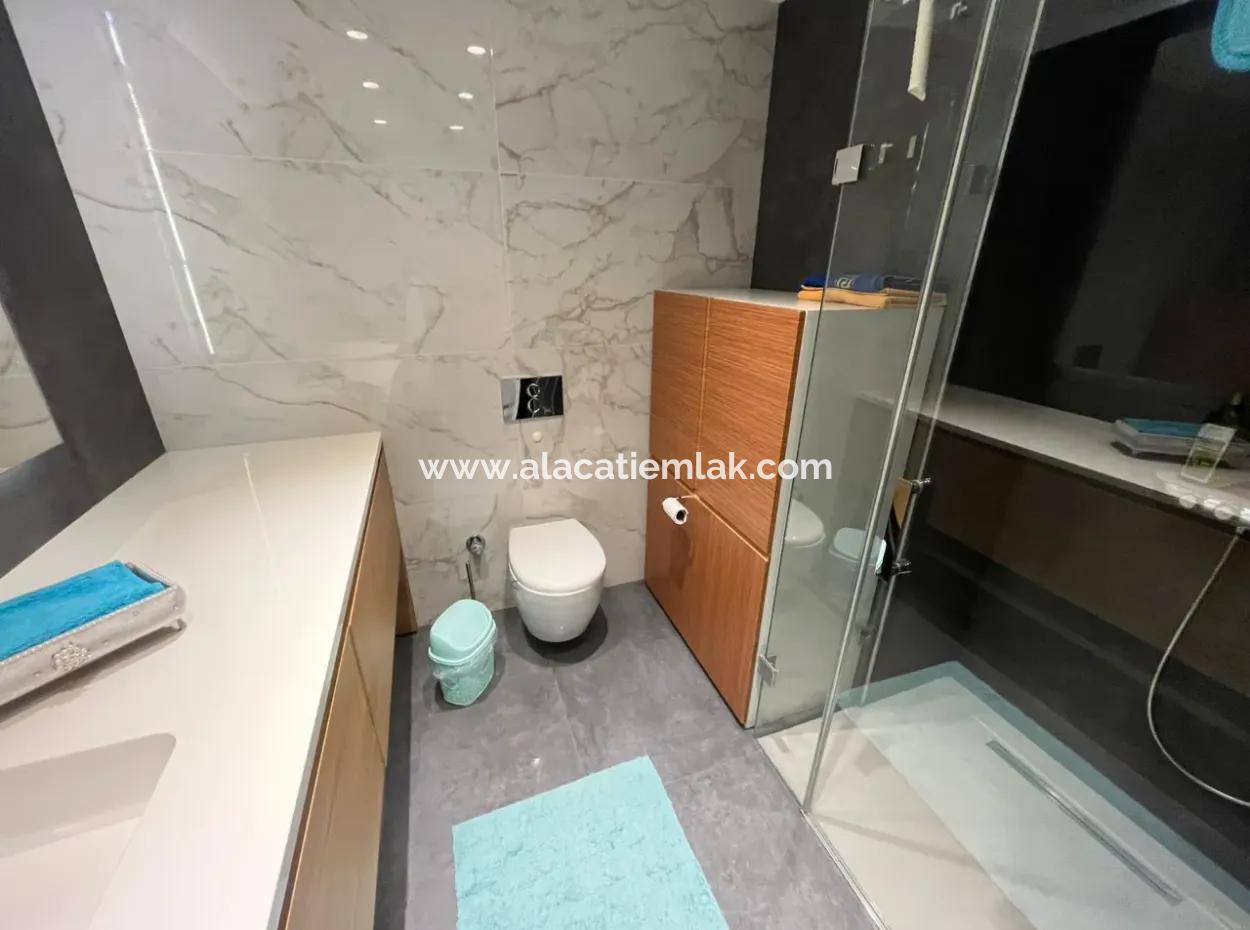 Çeşme Folkart Hill's Te Denize Sıfır 1+1 Aylık Kiralık Residence