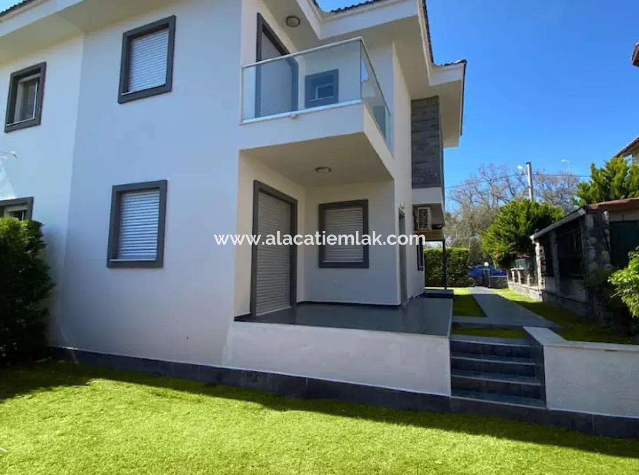 Çeşme Ilıca Oteller Bölgesinde Sezonluk Kiralık Villa