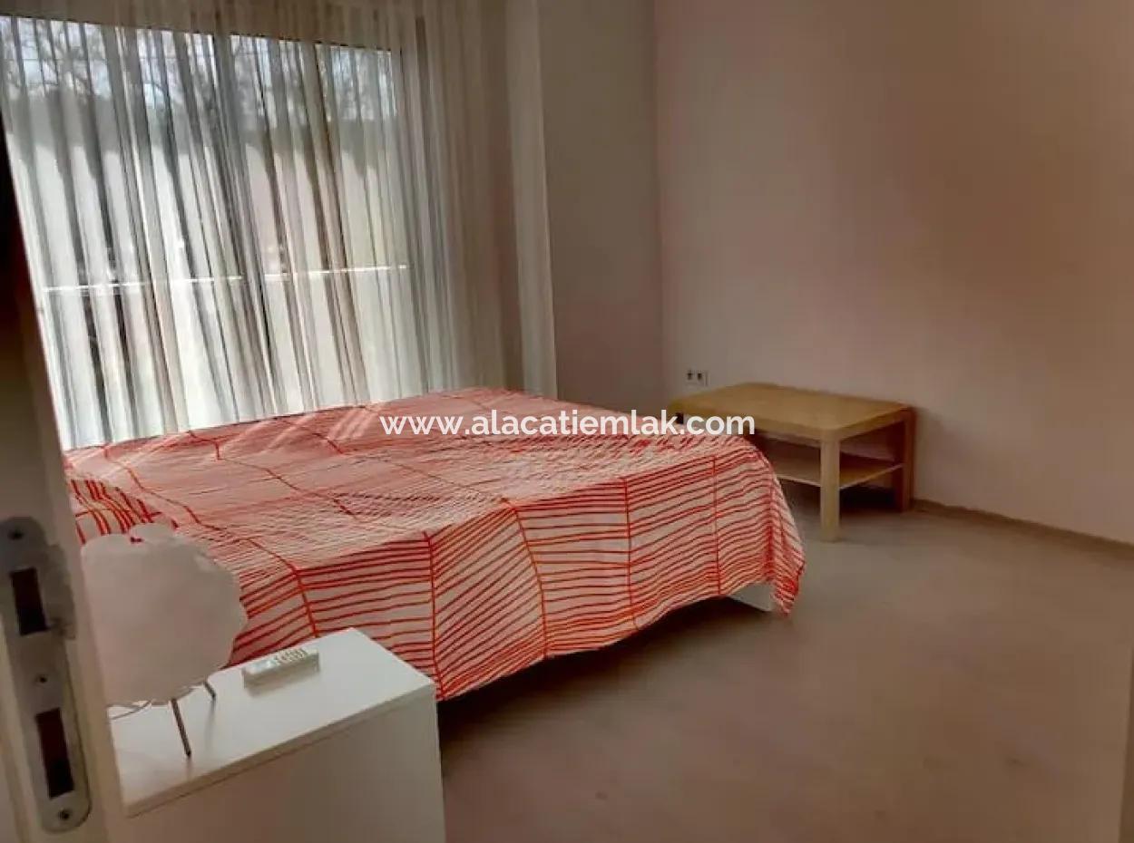 Çeşme Ilıca Oteller Bölgesinde Sezonluk Kiralık Villa