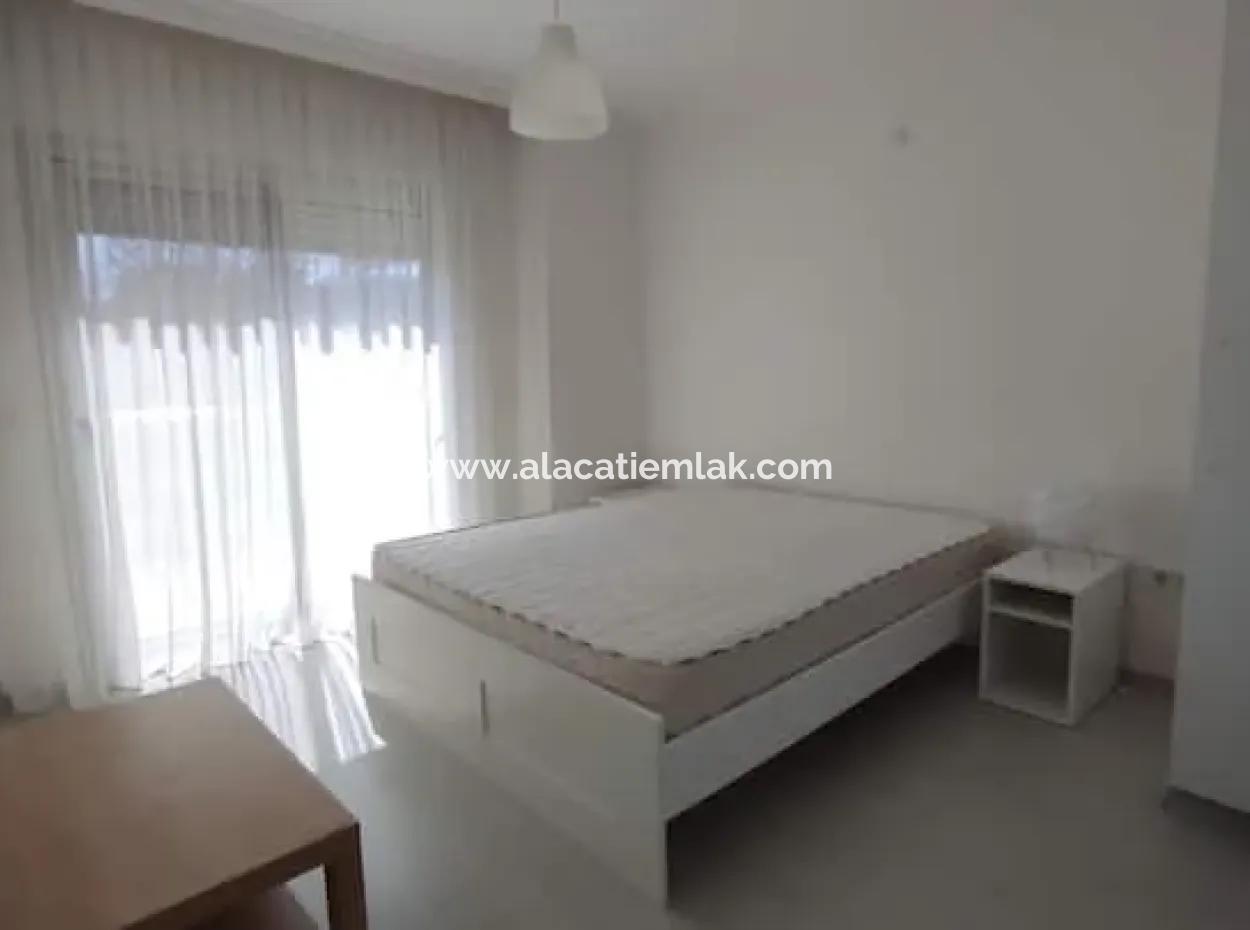 Çeşme Ilıca Oteller Bölgesinde Sezonluk Kiralık Villa