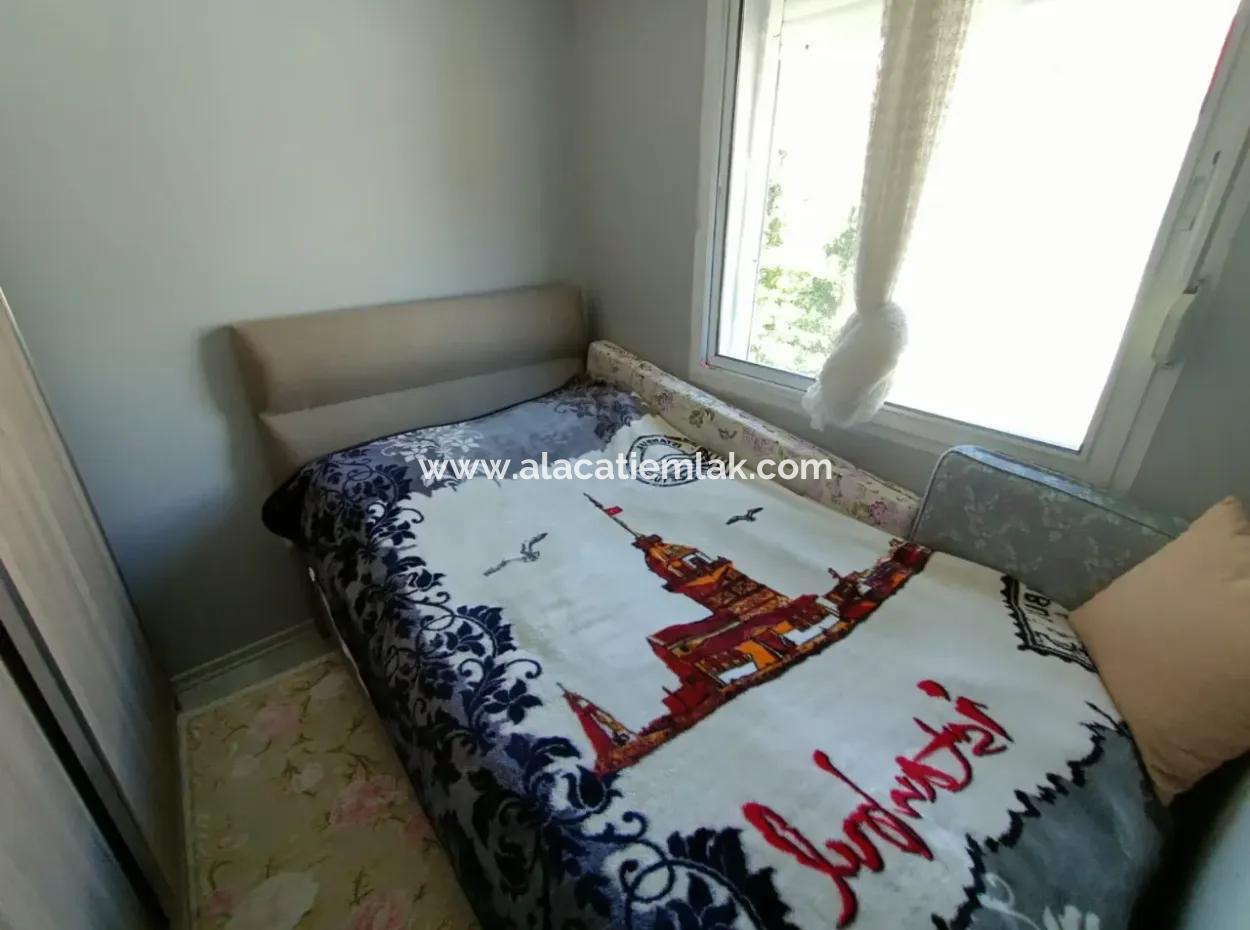 Çeşme'de Satılık 2+1 Ve Teraslı 1+1 Daire