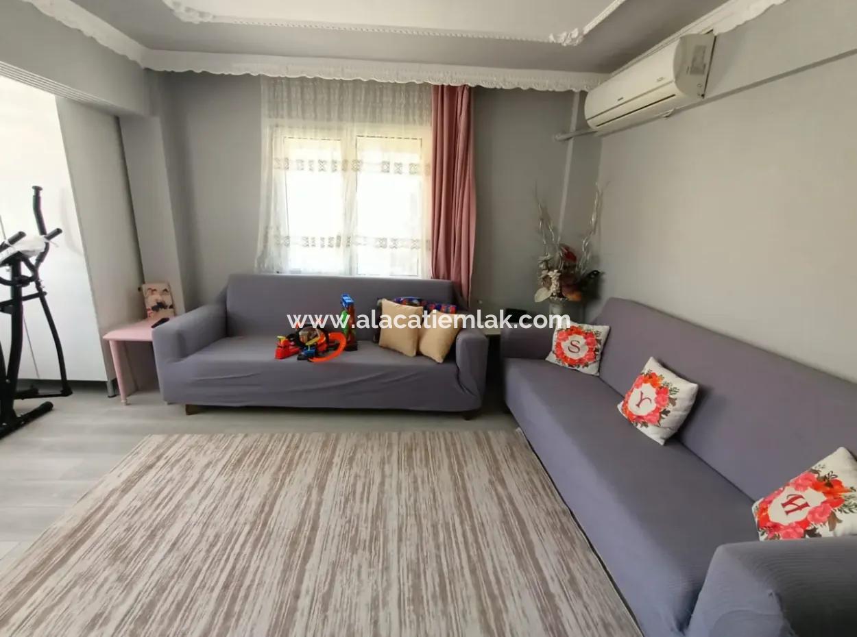 Çeşme'de Satılık 2+1 Ve Teraslı 1+1 Daire