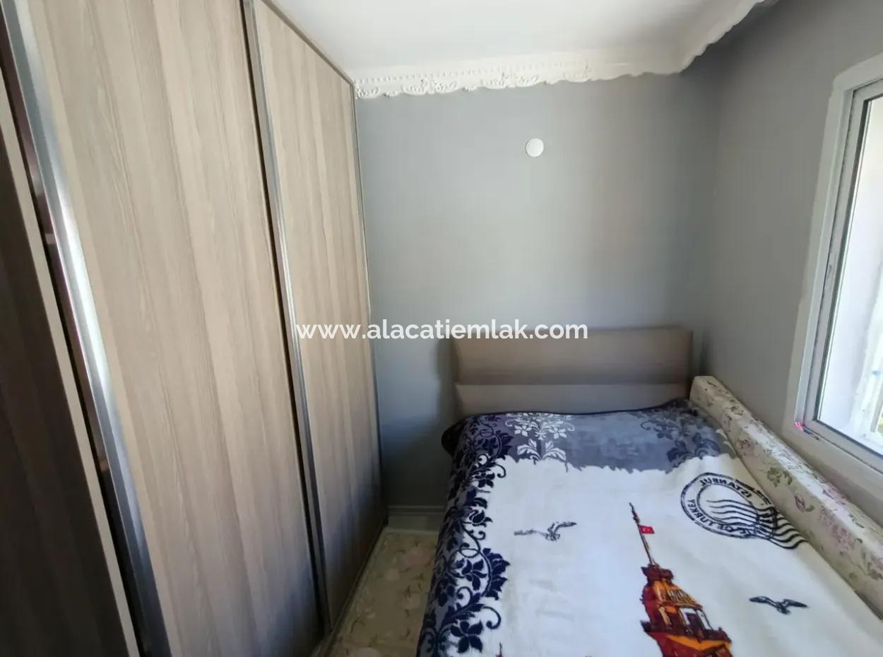 Çeşme'de Satılık 2+1 Ve Teraslı 1+1 Daire
