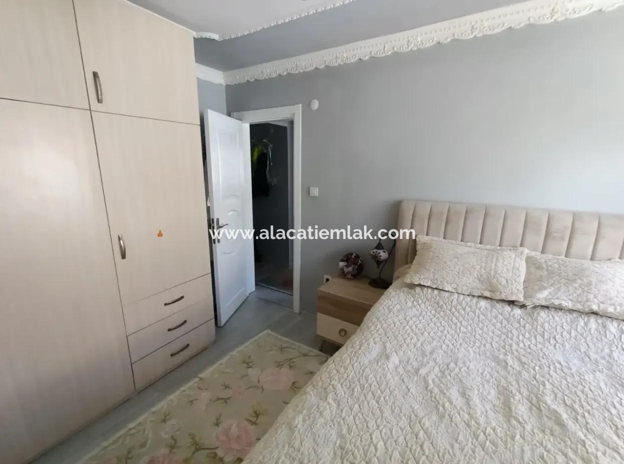 Çeşme'de Satılık 2+1 Ve Teraslı 1+1 Daire