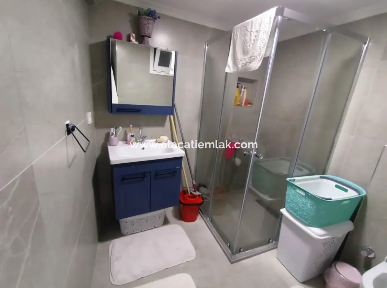 Çeşme'de Satılık 2+1 Ve Teraslı 1+1 Daire