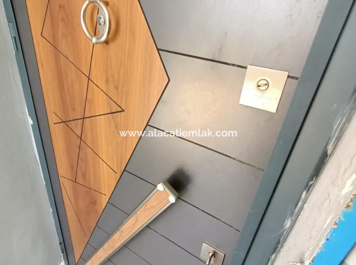 Çeşme'de Satılık 2+1 Ve Teraslı 1+1 Daire