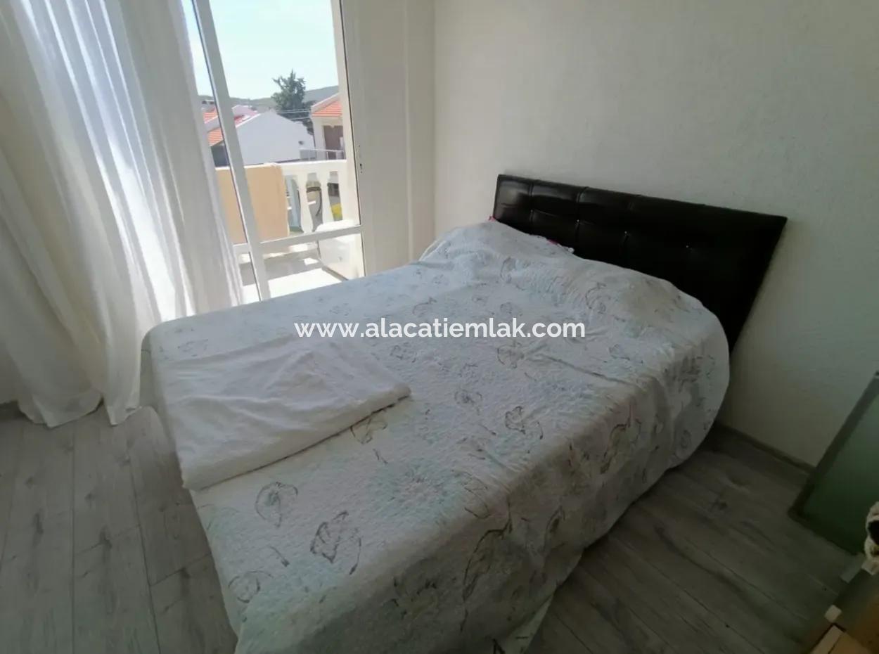 Çeşme Paşalimanı'nda Sezonluk Kiralık Ortak Havuzlu Villa