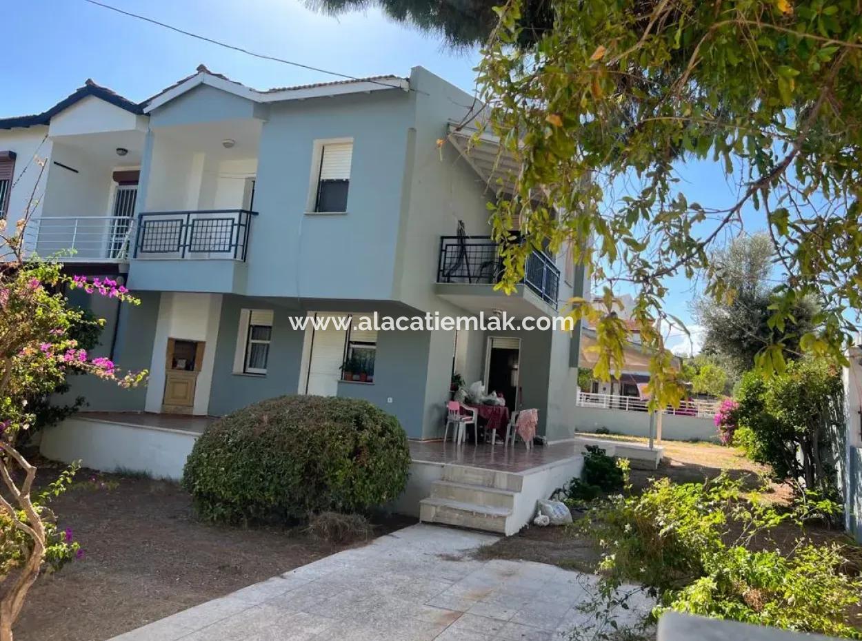 Çeşme Ilıca Altınyunusta Denize Çok Yakın Sezonluk Kiralık Villa
