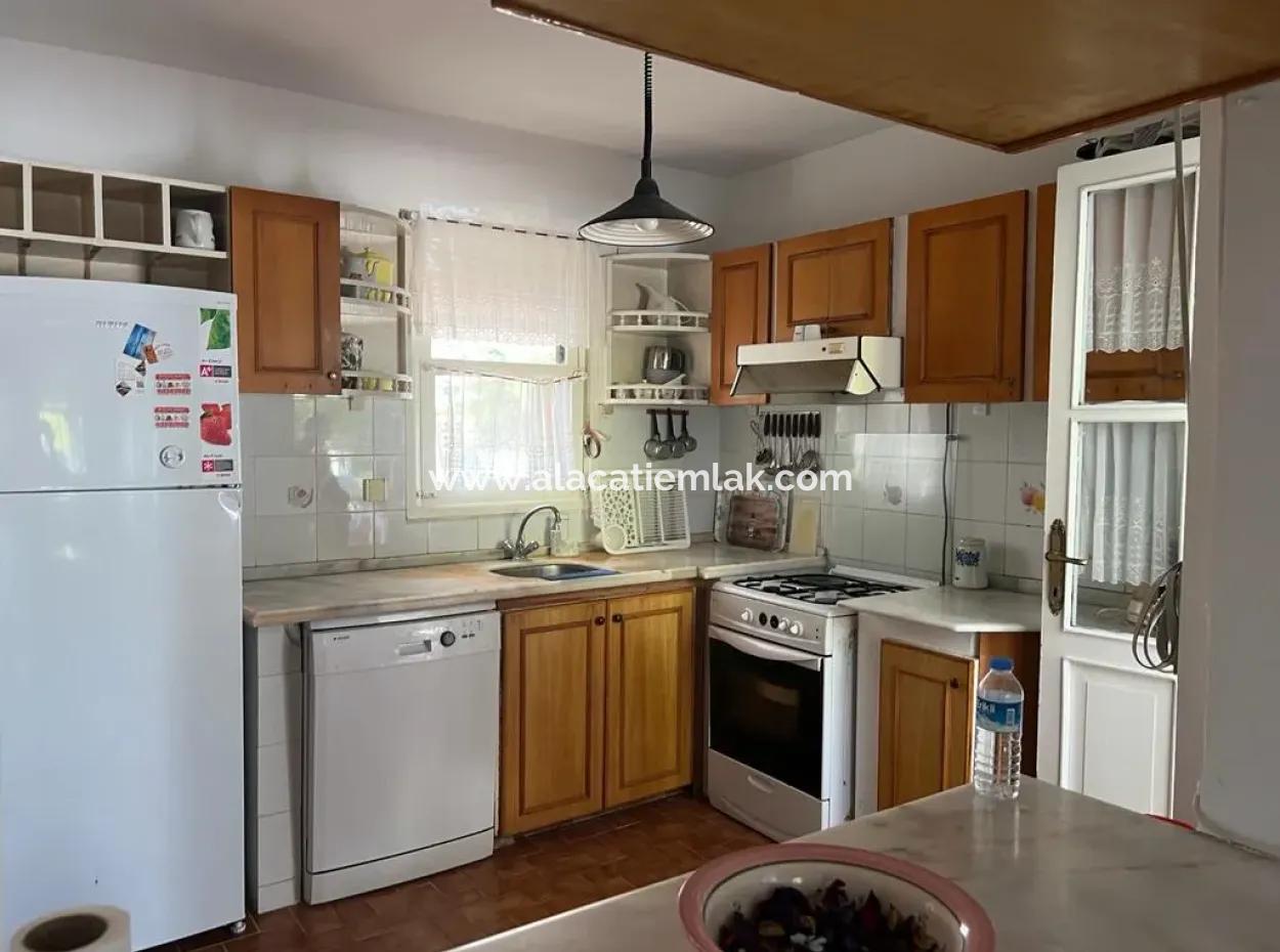 Çeşme Ilıca Altınyunusta Denize Çok Yakın Sezonluk Kiralık Villa