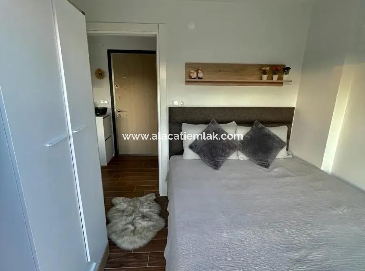 Çeşme Dalyan'da Ağustos Ayı Kiralık Havuzlu 1+1 Residence Daire