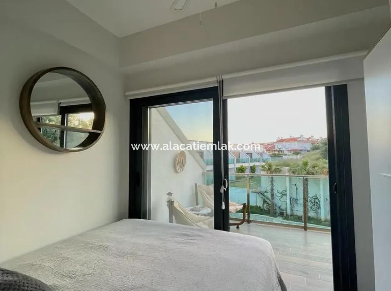 Çeşme Dalyan'da Ağustos Ayı Kiralık Havuzlu 1+1 Residence Daire
