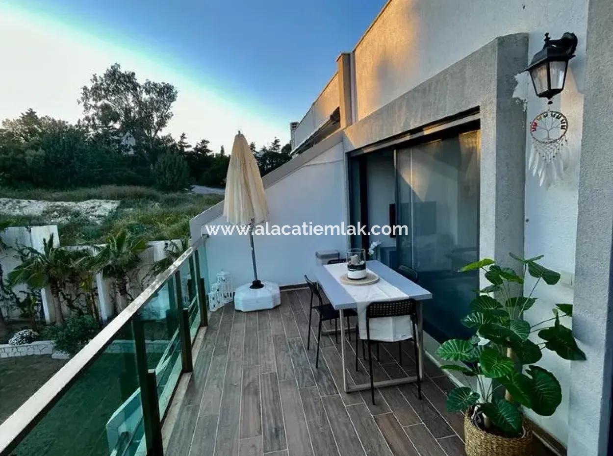 Çeşme Dalyan'da Ağustos Ayı Kiralık Havuzlu 1+1 Residence Daire