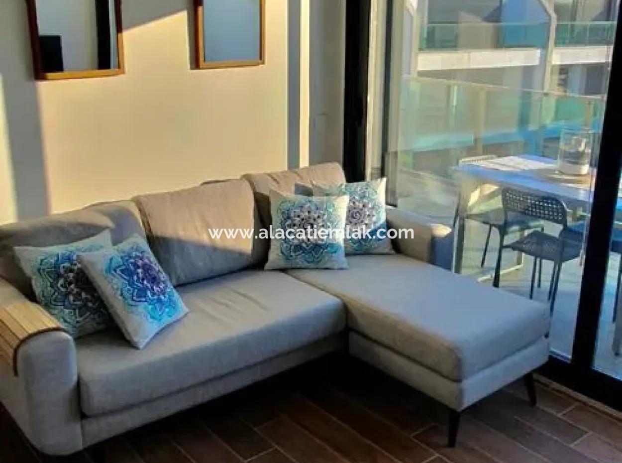Çeşme Dalyan'da Ağustos Ayı Kiralık Havuzlu 1+1 Residence Daire
