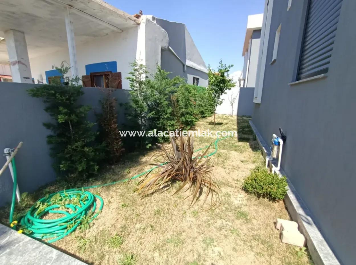 Çeşme Şifne'de Müstakil Havuzlu 4+1 Sıfır Lüx Villa