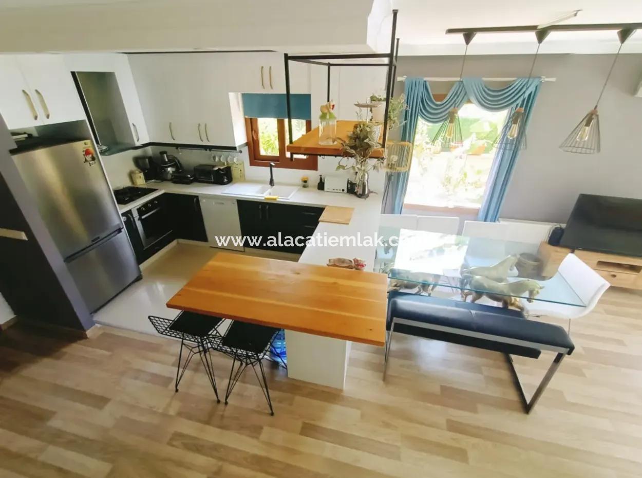 Çeşme'de Müstakil Havuzlu Aylık Kiralık Lüks Villa