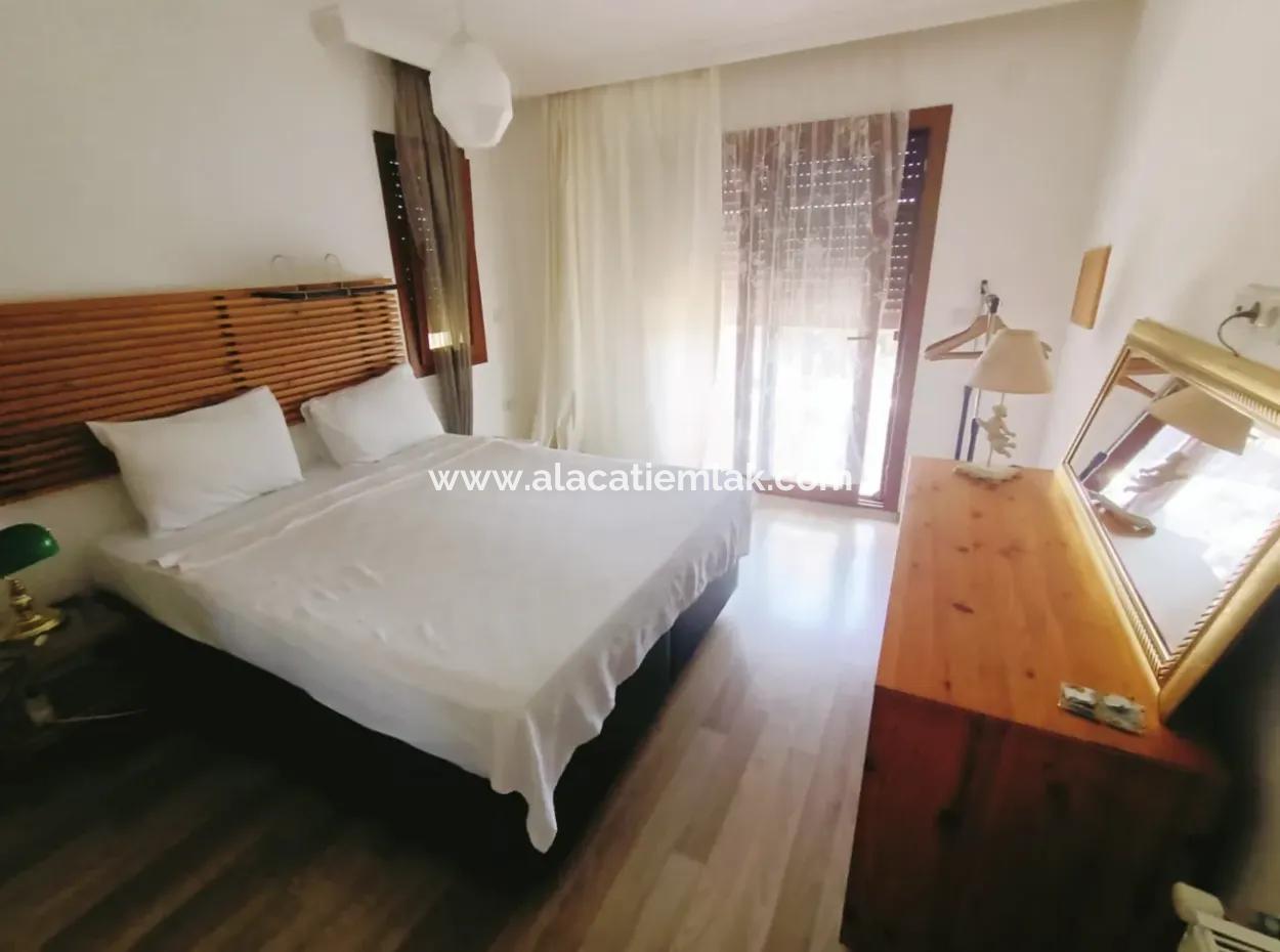 Çeşme'de Müstakil Havuzlu Aylık Kiralık Lüks Villa