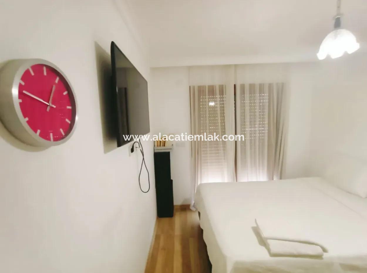 Çeşme'de Müstakil Havuzlu Aylık Kiralık Lüks Villa