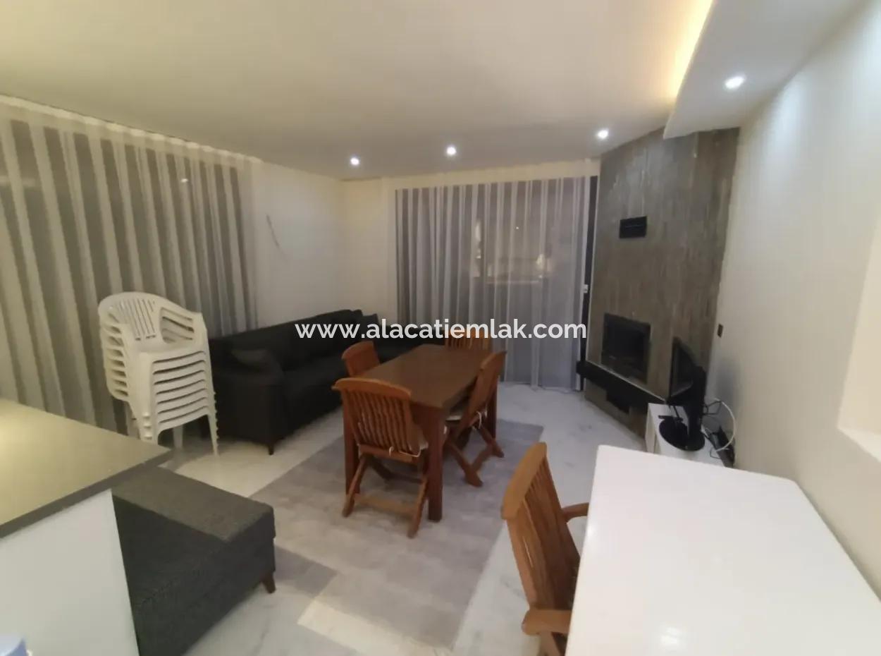 Çeşme'de Satılık Müstakil Havuzlu 6+2 2 Adet İkiz Villa