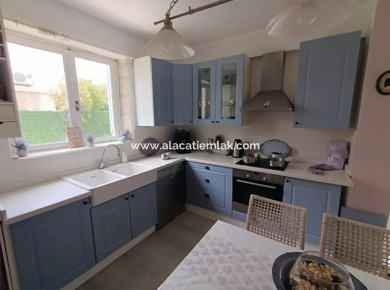 Çeşme Ayayorgiye Yakın Aylık Kiralık Müstakil Havuzlu 3+1 Villa
