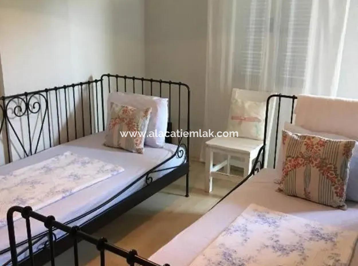 Çeşme Ayayorgiye Yakın Aylık Kiralık Müstakil Havuzlu 3+1 Villa