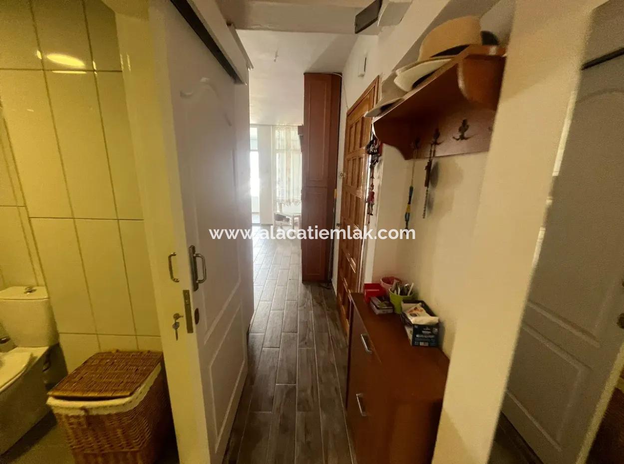 Çeşme Ilıca Ege Çeşme Sitesinde Denize Sıfır Satılık 2+1 Daire