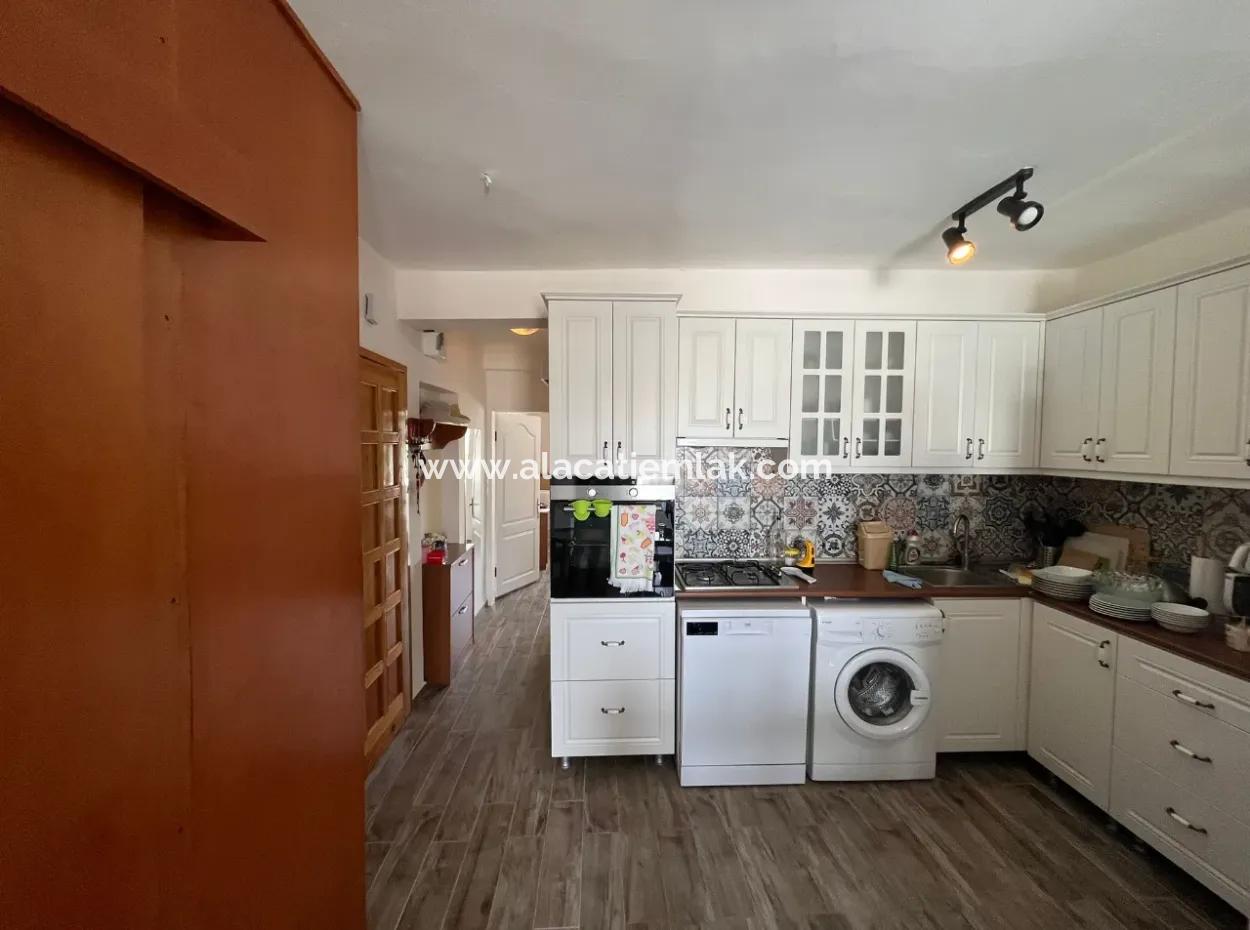 Çeşme Ilıca Ege Çeşme Sitesinde Denize Sıfır Satılık 2+1 Daire