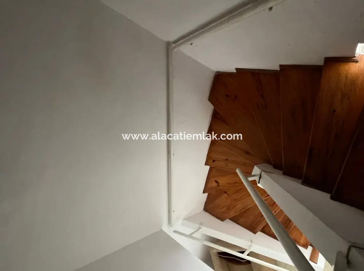 Çeşme Ilıca'da Denize 200 M. Sezonluk Kiralık 3+1 Villa