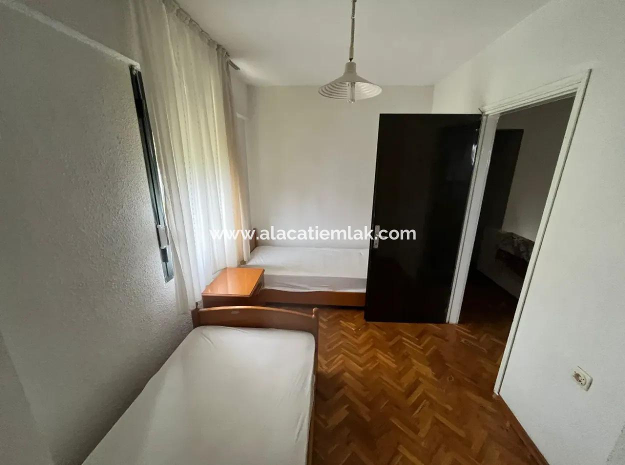 Çeşme Ilıca'da Denize 200 M. Sezonluk Kiralık 3+1 Villa