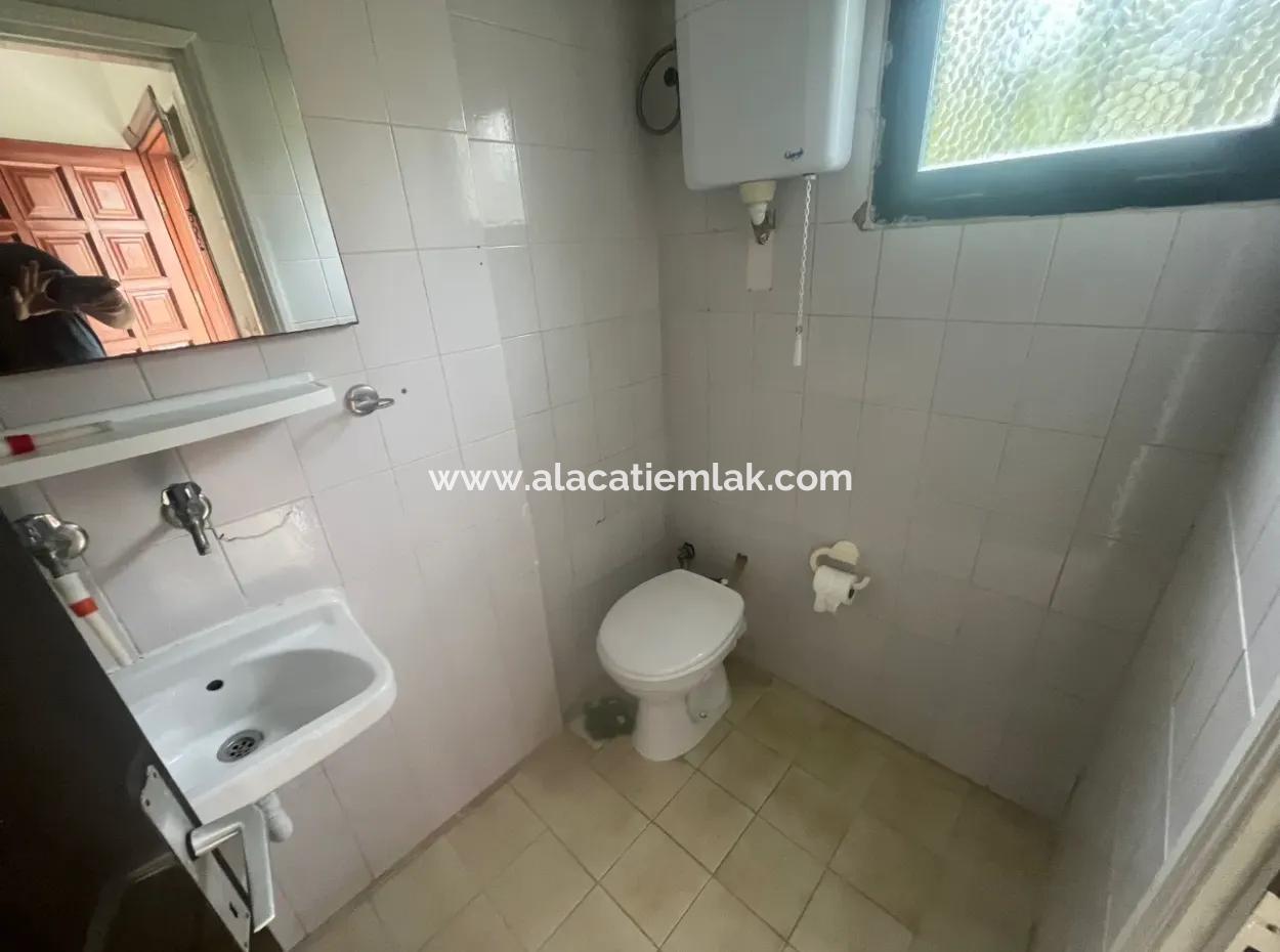 Çeşme Ilıca'da Denize 200 M. Sezonluk Kiralık 3+1 Villa