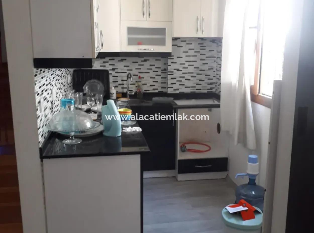 Çeşme Merkezde Satılık 2+1 Dublex Müstakil Ev