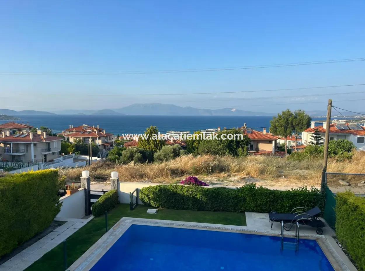 Çeşme Boyalık Sırtlarında Yıllık Kiralık 4+2 Müstakil Villa