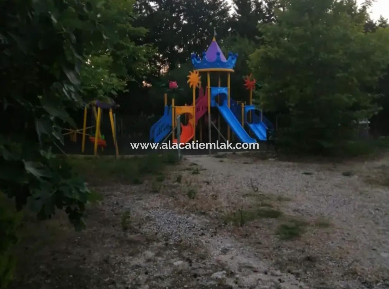 Çeşme Altınkumda Denize Sıfır Sitede Sezonluk Kiralık 4+1 Yazlık