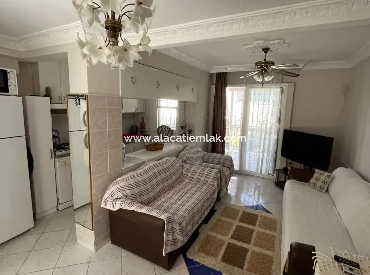 Çeşme Altınkumda Denize Sıfır Sitede Sezonluk Kiralık 4+1 Yazlık