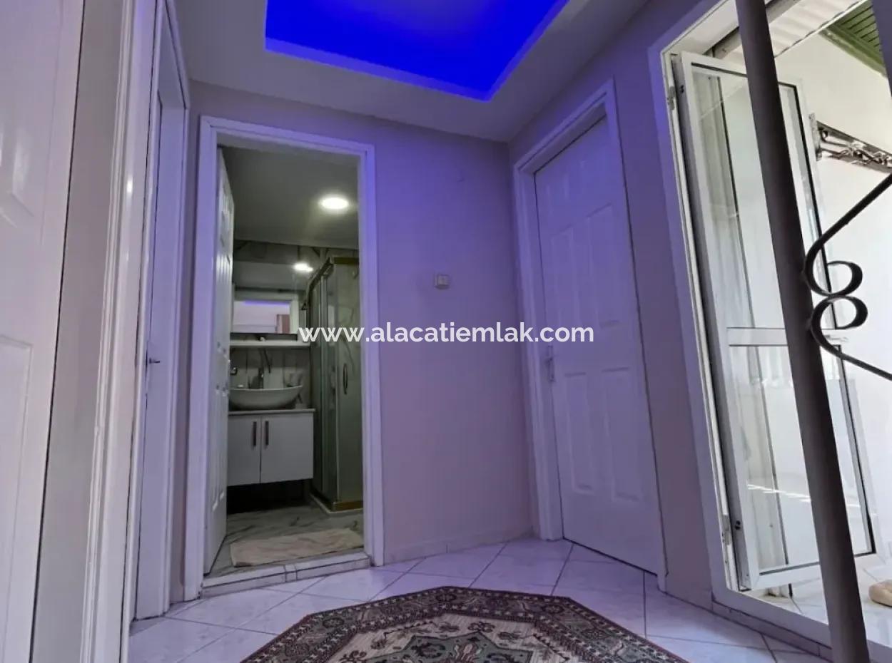 Çeşme Altınkumda Denize Sıfır Sitede Sezonluk Kiralık 4+1 Yazlık