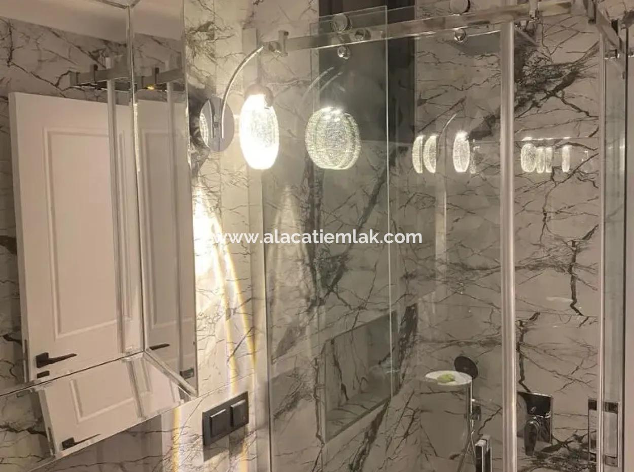 Çeşme Ovacıkta Satılık 6+2 Luxruy Modern Havuzlu Müstakil Villa