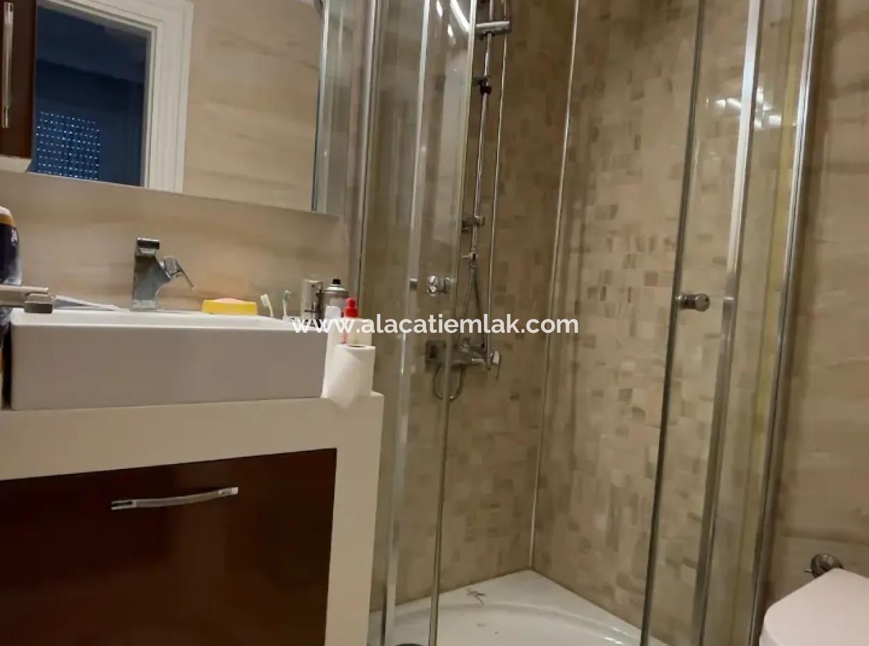 Çeşme Ilıca'da Müstakil Havuzlu Satılık Villa