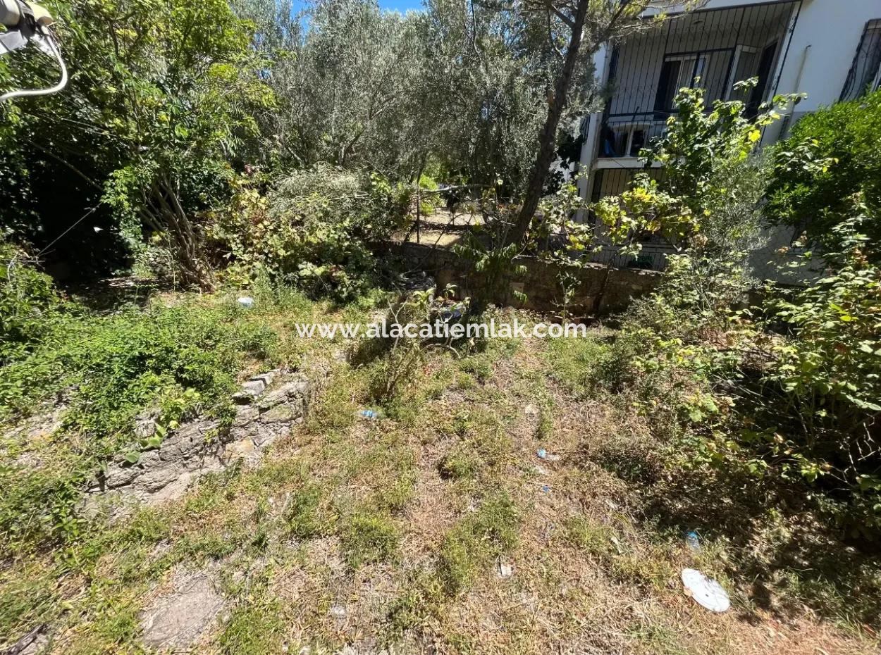 Çeşme Marinaya Yakın Satılık 2+1 Bahçe Katı Daire